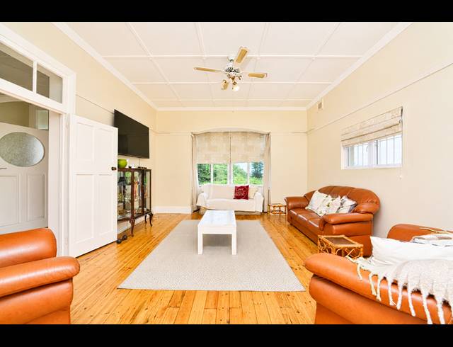 5 BEDROOM HOUSE FOR SALE IN GLENWOOD